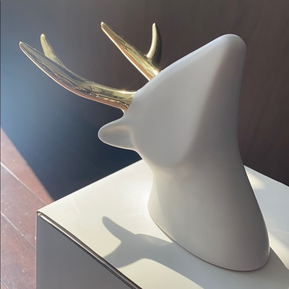 Decor - Picture 3 of 3